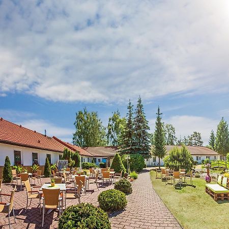 Hotel Pommerscher Hof Zinnowitz Exterior photo